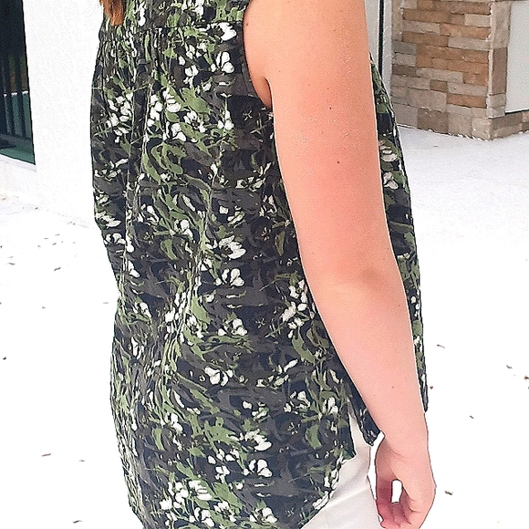 SALE Caslon by Nordstrom sleeveless V-neck top size S - Picture 9 of 11